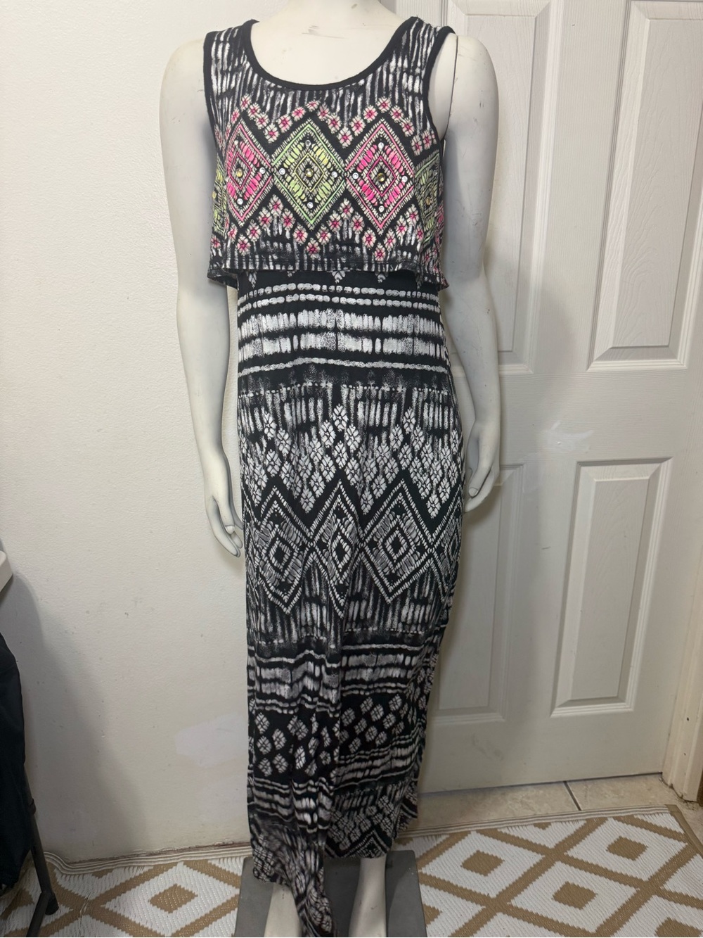 Justice Black/White Geometric Scoop Neck Layered Stretch Maxi Dress Teens
18